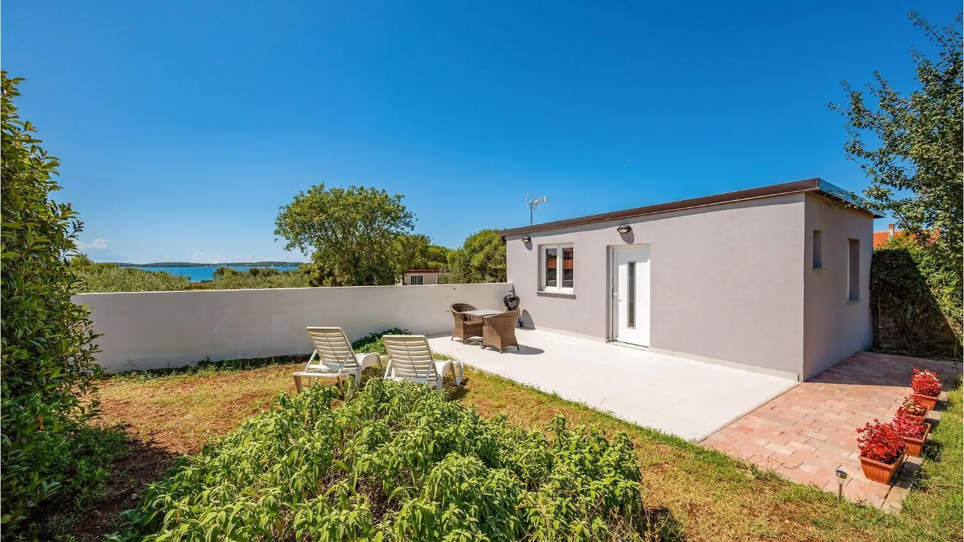 Gorgeous Home In Peroj With Wifi